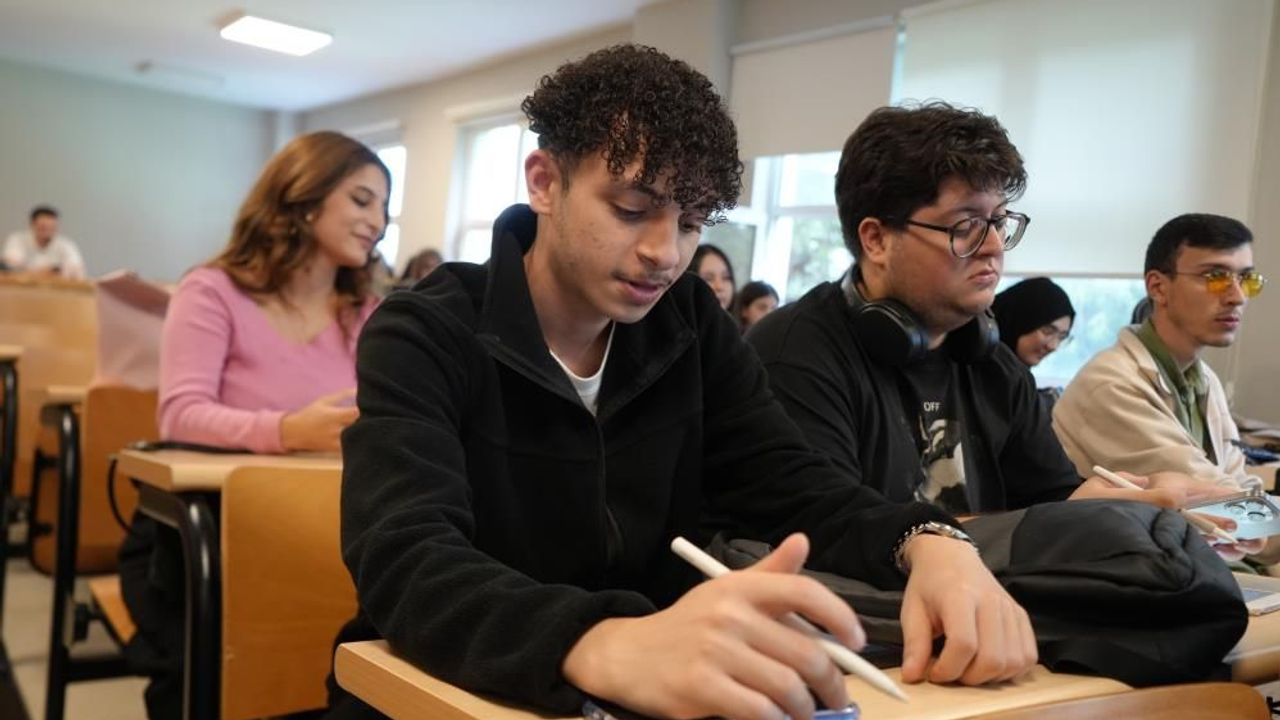Üniversitelerde yeni dönem: Daha az ders, daha çok proje