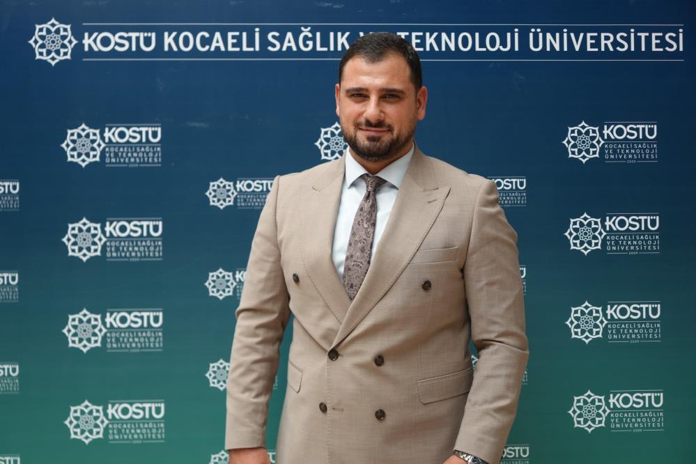 Uzmandan gençlere sosyal medya uyarısı: Beğeni ve para uğruna kimliklerinden uzaklaşıyorlar - İlke Kocaeli Gazetesi Son Dakika Kocaeli Haberleri