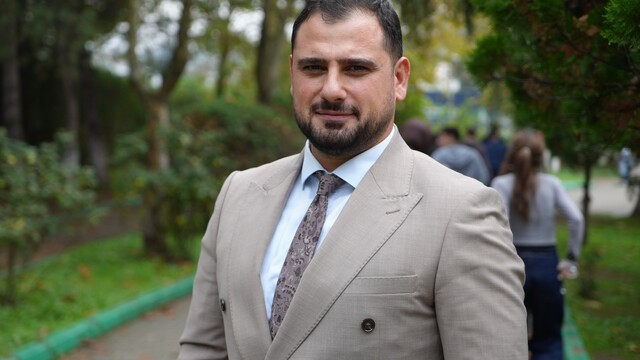 Beğeni uğruna değişen hayatlara uzman uyarısıMahremiyetlerini sergileyen gençler beğeniyi başarı ile ölçüyorTaklit ederek kabul görmek isteyen gençlere büyük tuzakBeğeni arayışının perde arkasındak