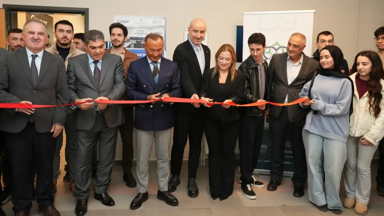 KOSTÜ ile Casper’dan öğrencilere yeni teknoloji laboratuvarı