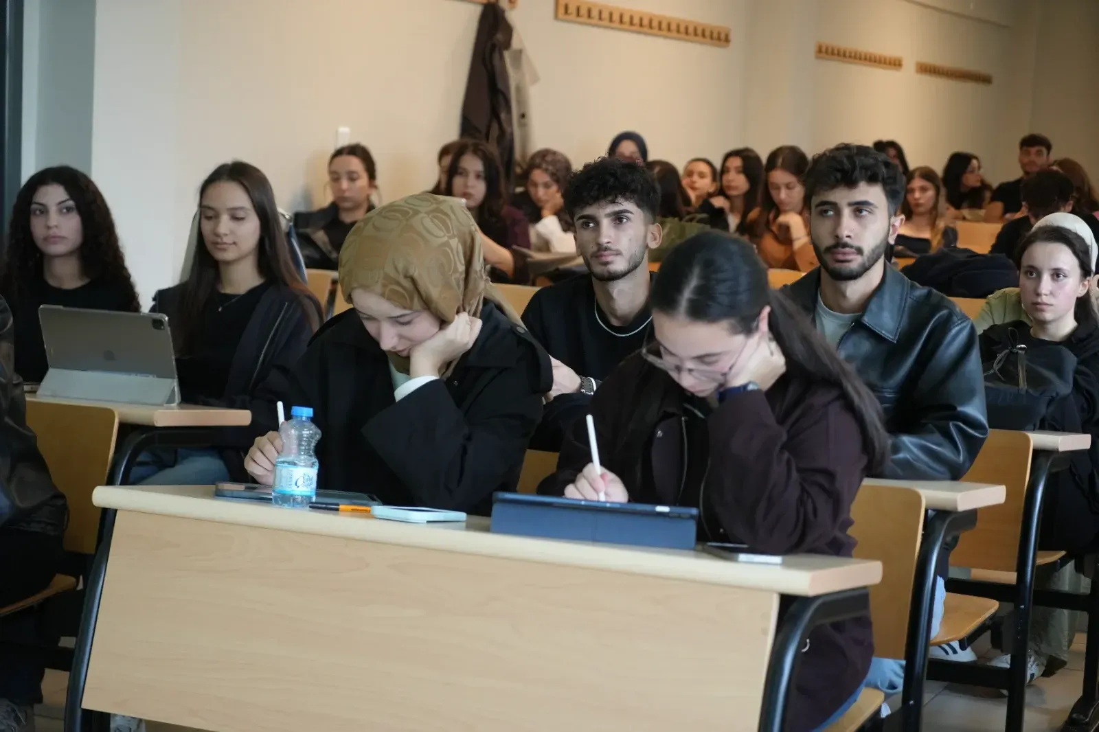 Üniversitelerde yeni dönem: Daha az ders daha çok proje